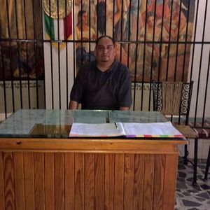 Meet your Posher, Moises